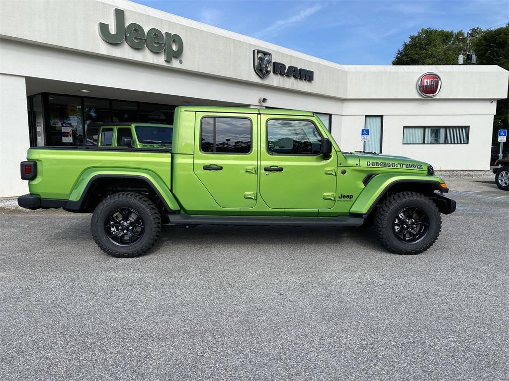 new 2025 Jeep Gladiator car, priced at $44,540