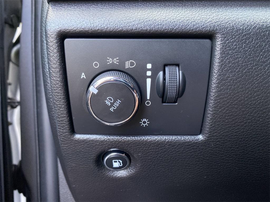 used 2020 Jeep Grand Cherokee car, priced at $18,981