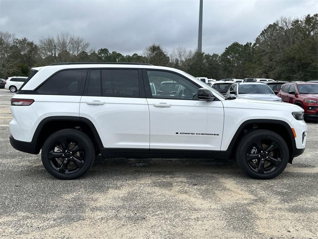 new 2025 Jeep Grand Cherokee car, priced at $43,325