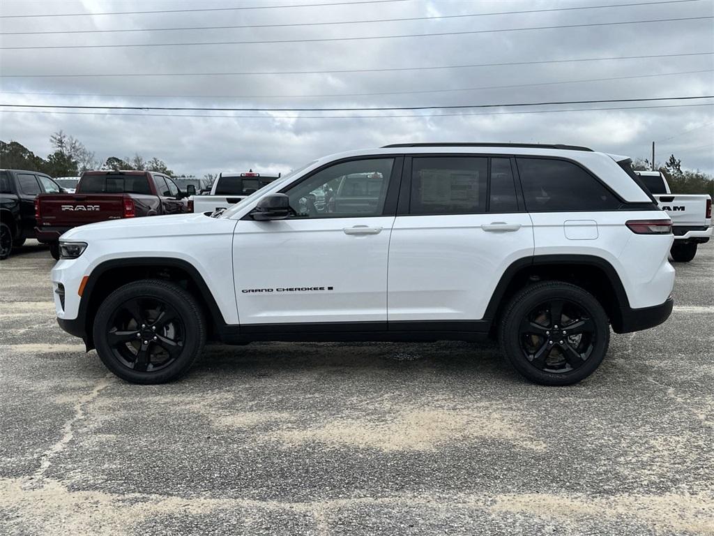 new 2025 Jeep Grand Cherokee car, priced at $43,325