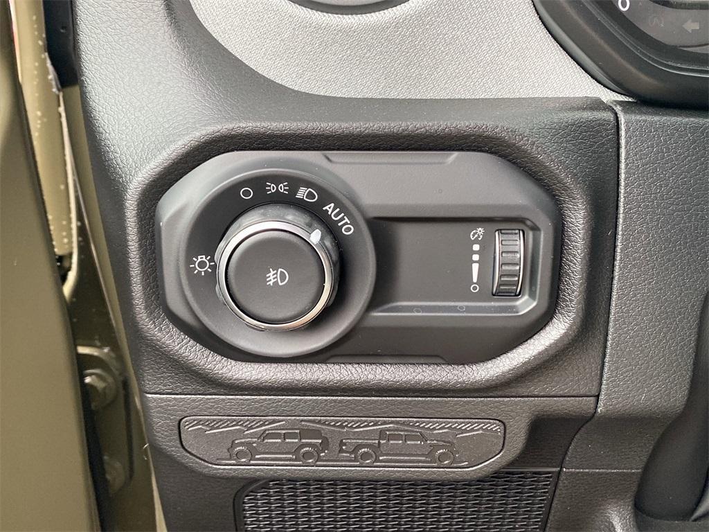 new 2025 Jeep Wrangler car, priced at $44,589