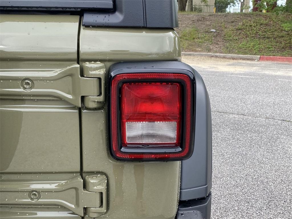 new 2025 Jeep Wrangler car, priced at $44,589