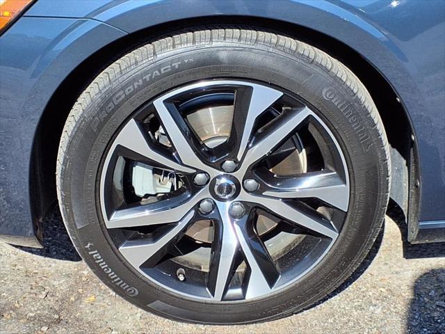 used 2023 Volvo S60 car, priced at $25,998