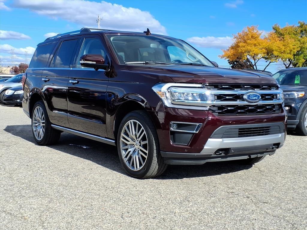 used 2024 Ford Expedition car, priced at $57,998