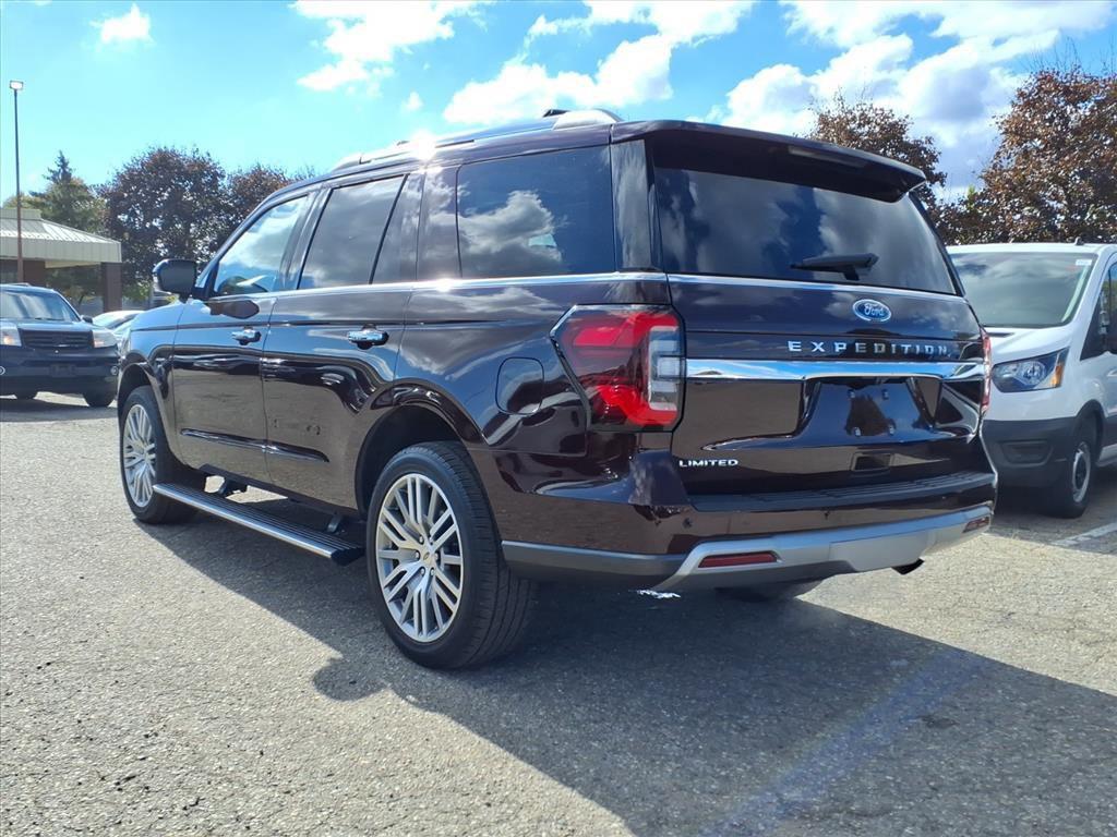 used 2024 Ford Expedition car, priced at $57,998