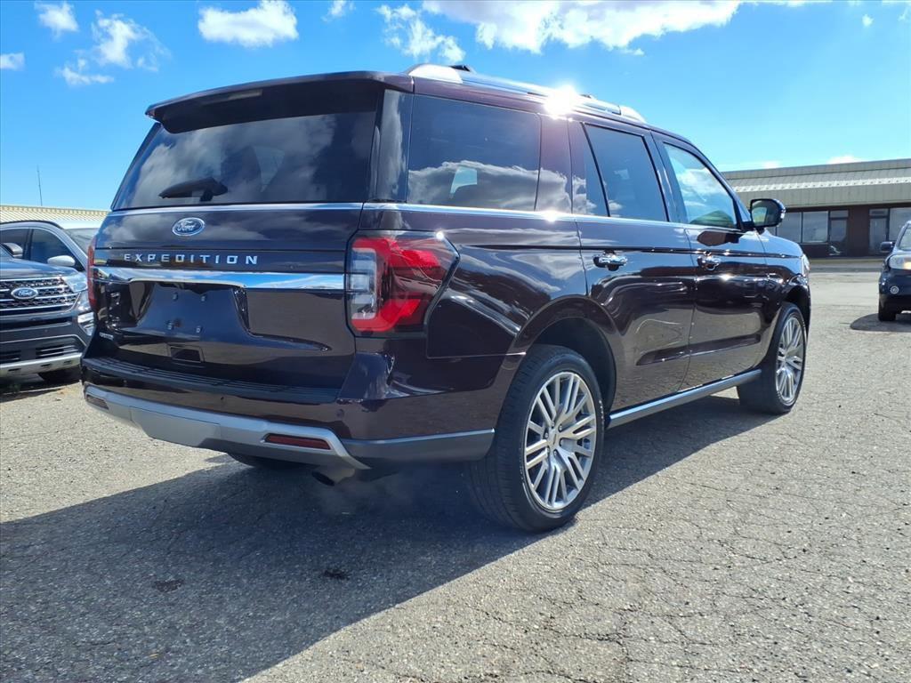 used 2024 Ford Expedition car, priced at $57,998