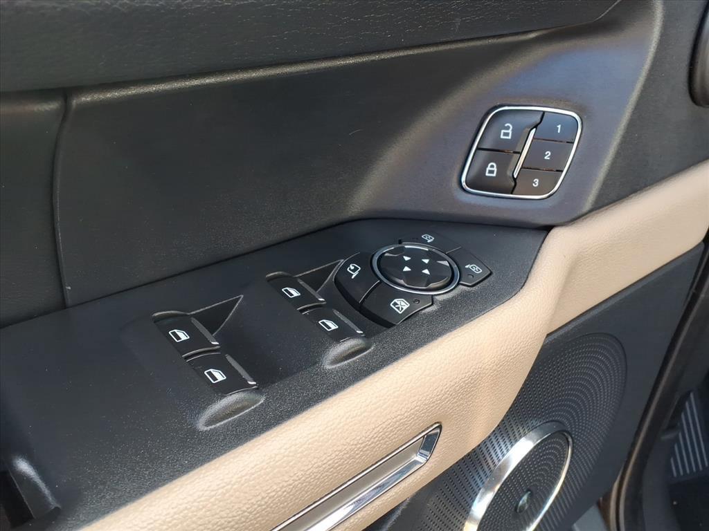 used 2024 Ford Expedition car, priced at $57,998