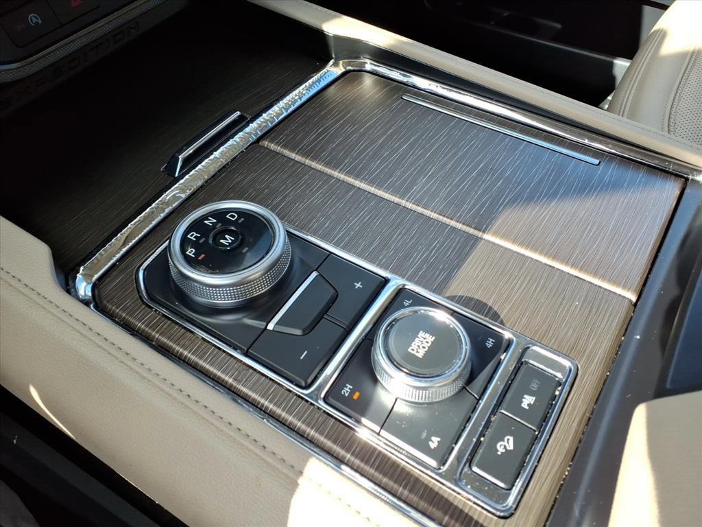 used 2024 Ford Expedition car, priced at $57,998