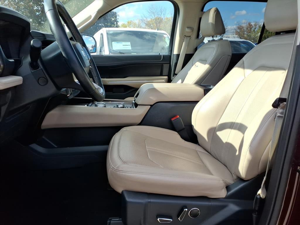 used 2024 Ford Expedition car, priced at $57,998