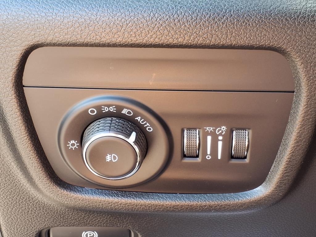 used 2023 Jeep Grand Cherokee car, priced at $29,449