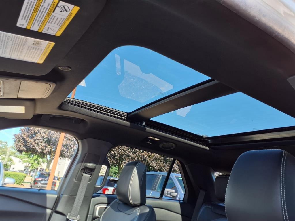 used 2023 Ford Explorer car, priced at $41,998