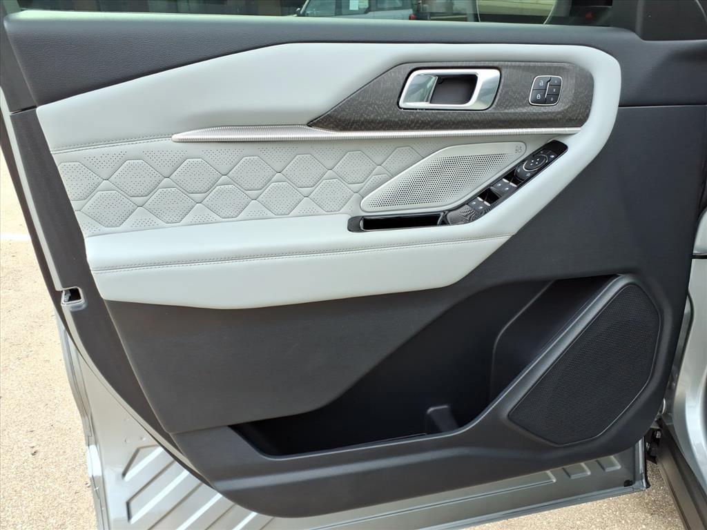used 2025 Ford Explorer car, priced at $52,998