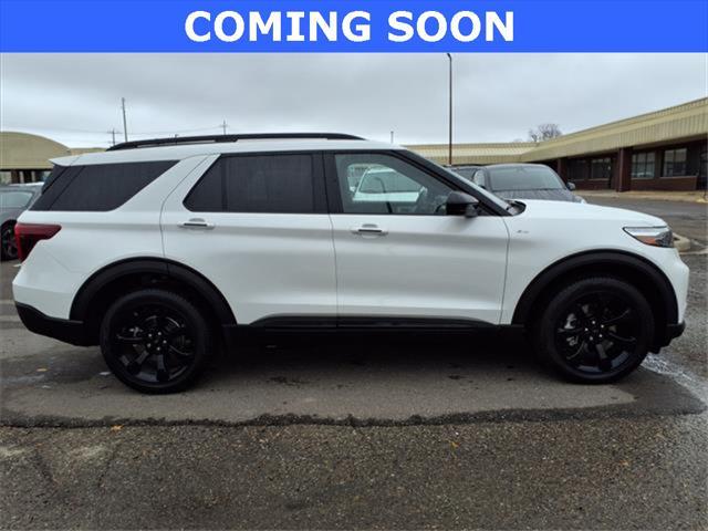 used 2024 Ford Explorer car, priced at $43,998