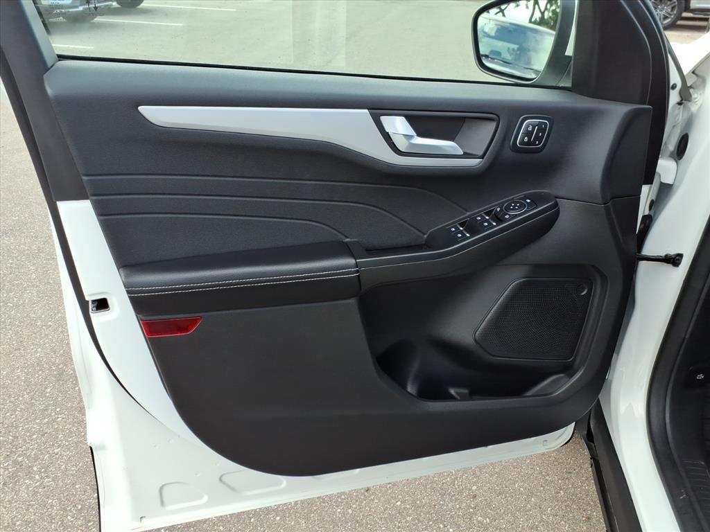 used 2023 Ford Escape car, priced at $27,998