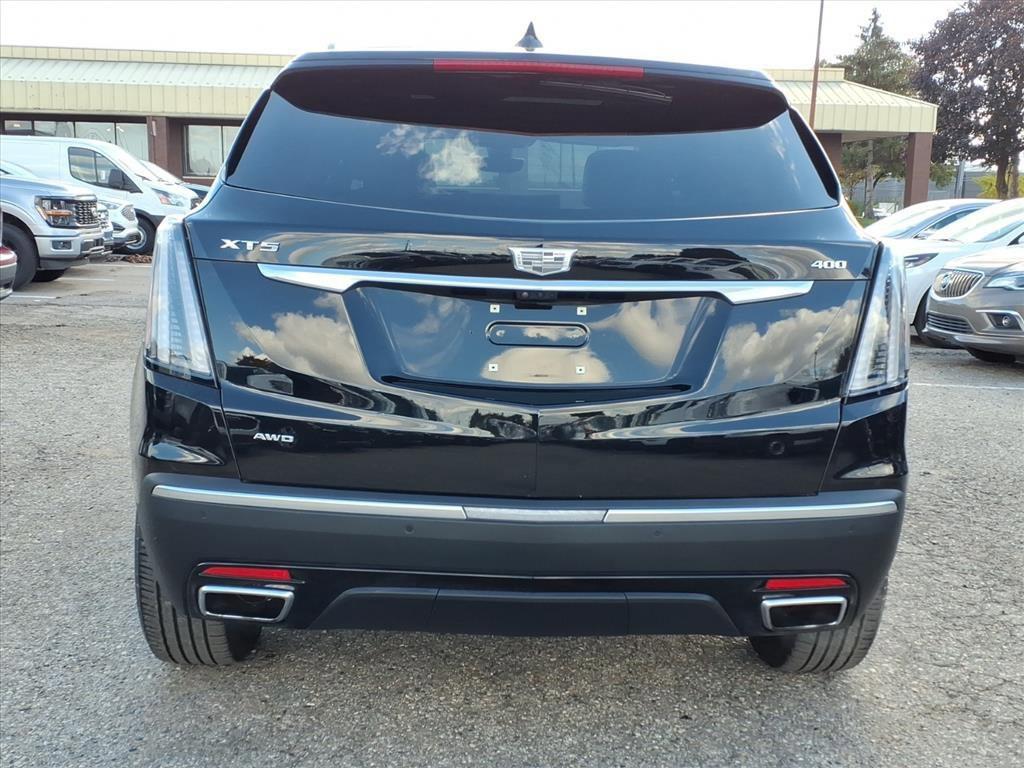 used 2024 Cadillac XT5 car, priced at $39,449