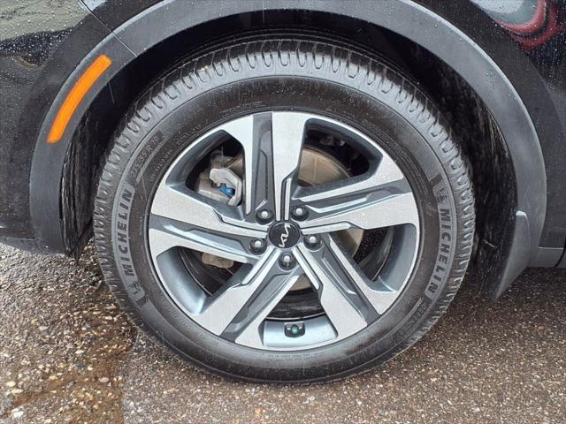 used 2022 Kia Sorento Plug-In Hybrid car, priced at $32,998