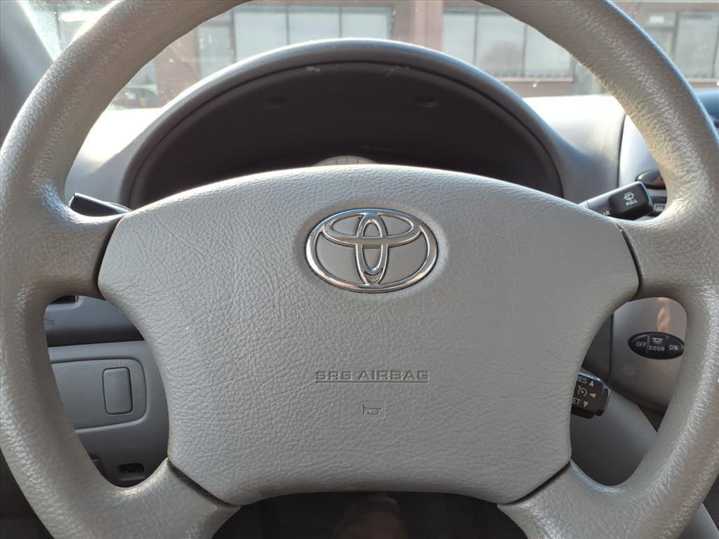 used 2006 Toyota Sienna car, priced at $6,488
