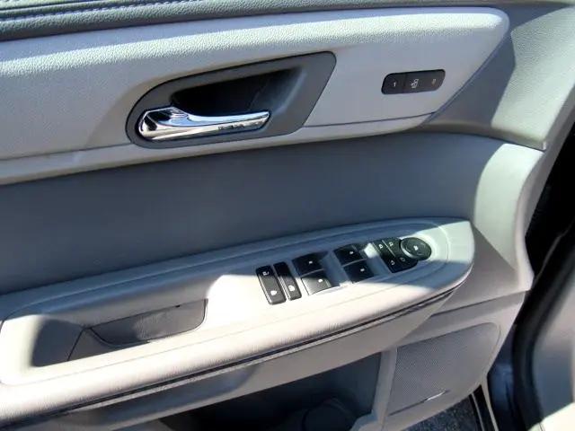 used 2014 Chevrolet Traverse car, priced at $11,900