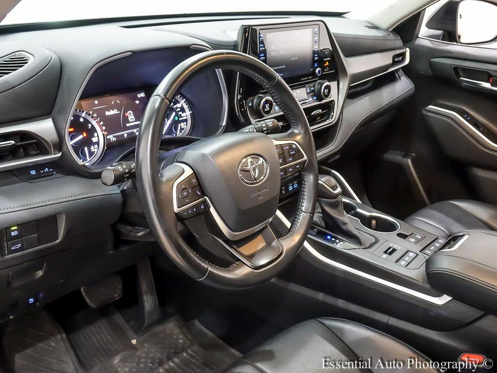 used 2022 Toyota Highlander car, priced at $36,995