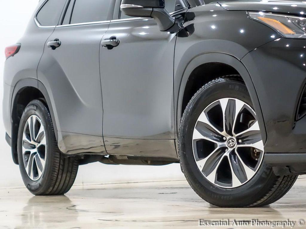 used 2022 Toyota Highlander car, priced at $36,995