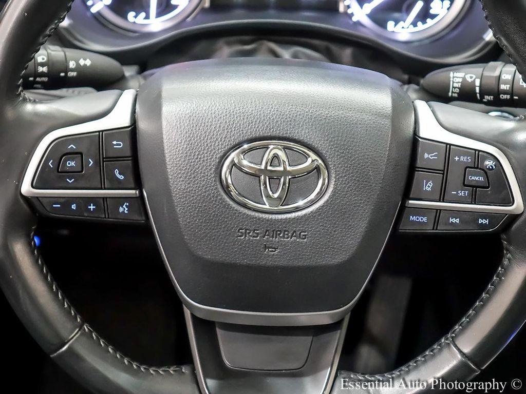 used 2022 Toyota Highlander car, priced at $36,995