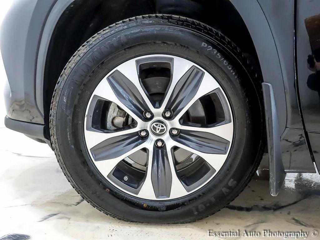 used 2022 Toyota Highlander car, priced at $36,995