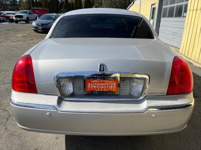 used 2003 Lincoln Town Car car, priced at $6,975