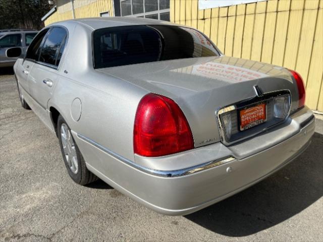 used 2003 Lincoln Town Car car, priced at $6,975