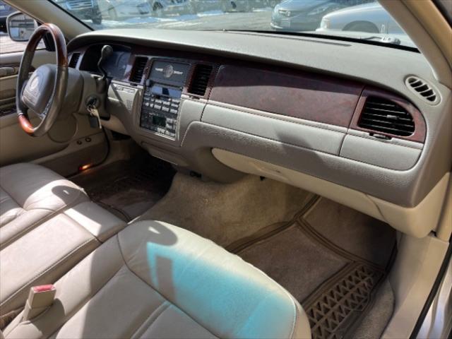 used 2003 Lincoln Town Car car, priced at $6,975