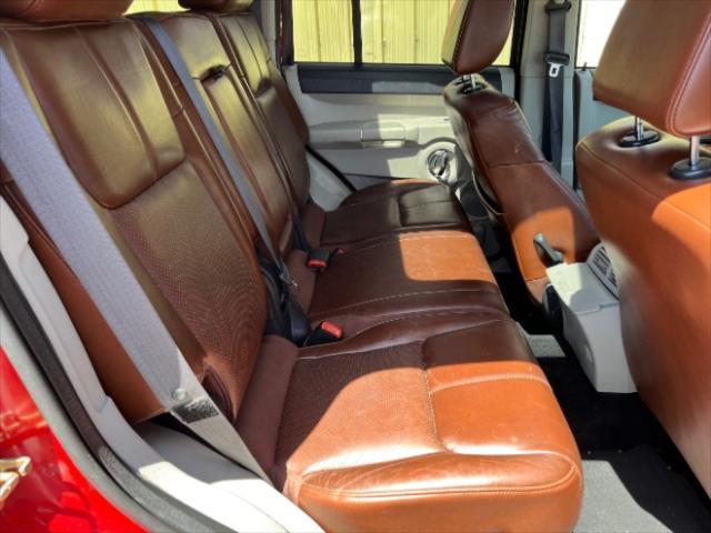 used 2006 Jeep Commander car, priced at $7,995