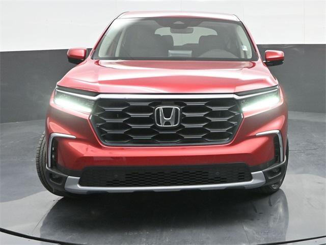 new 2025 Honda Pilot car, priced at $44,250