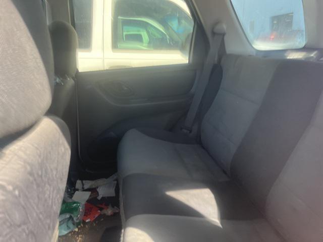 used 2003 Ford Escape car, priced at $1,000