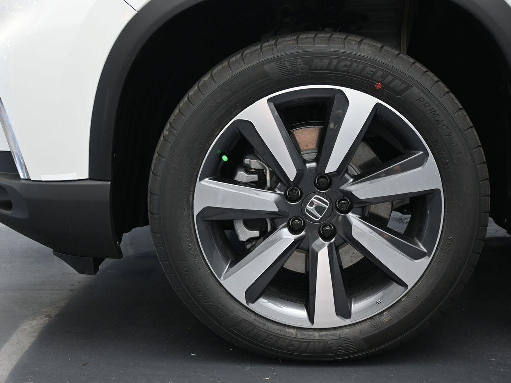 used 2025 Honda Pilot car, priced at $41,700