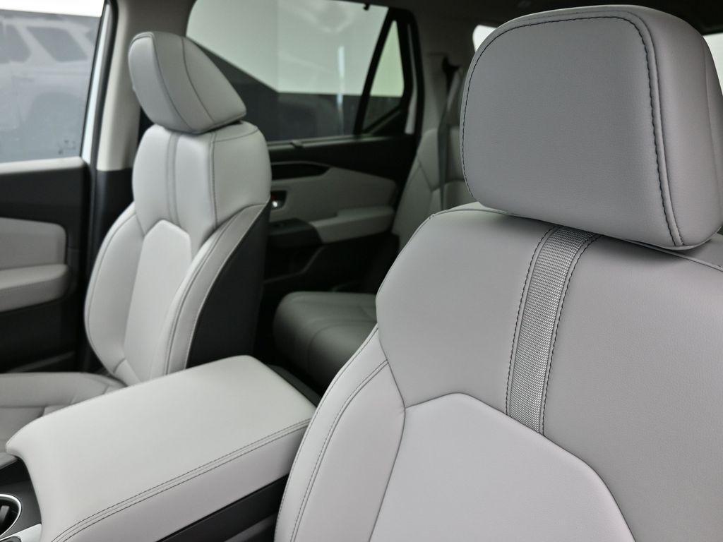used 2025 Honda Pilot car, priced at $41,700