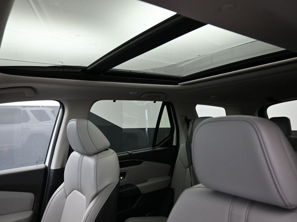 used 2025 Honda Pilot car, priced at $41,700