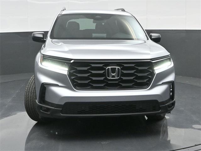 new 2025 Honda Pilot car, priced at $41,000