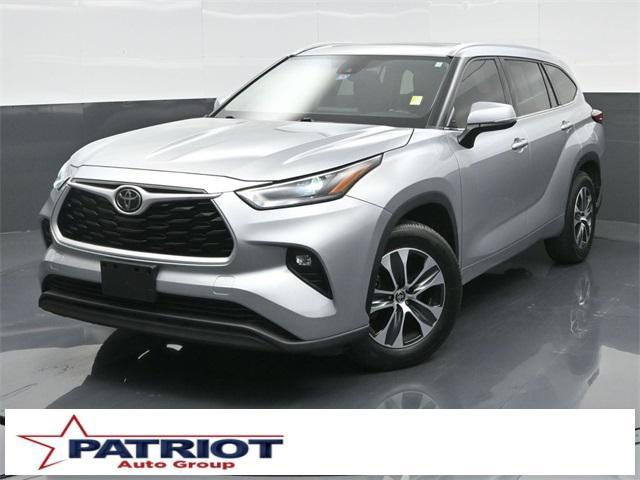 used 2021 Toyota Highlander car, priced at $30,200