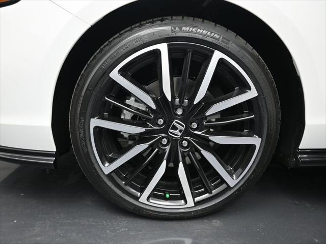 new 2025 Honda Accord Hybrid car, priced at $37,997