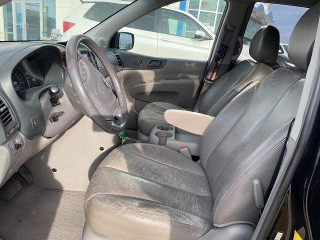 used 2007 Kia Sedona car, priced at $3,500