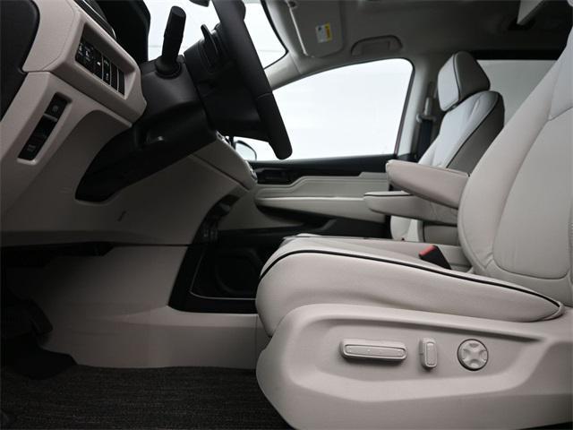 new 2025 Honda Odyssey car, priced at $45,175
