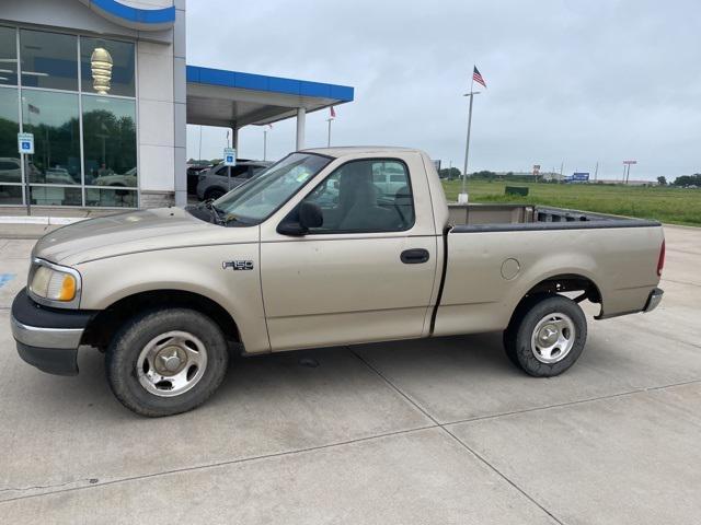 used 2000 Ford F-150 car, priced at $5,000
