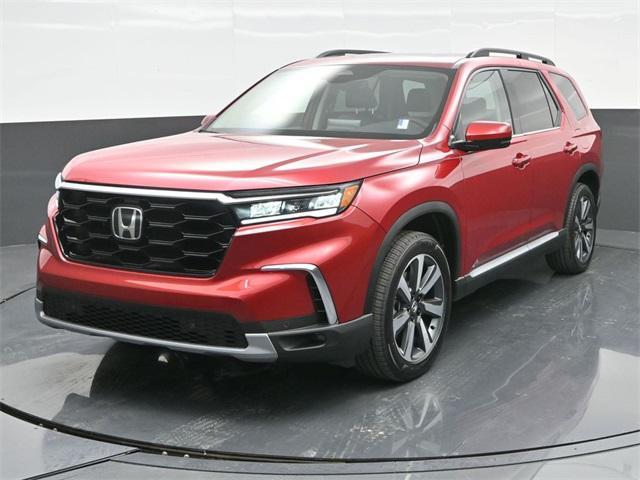 new 2025 Honda Pilot car, priced at $50,900