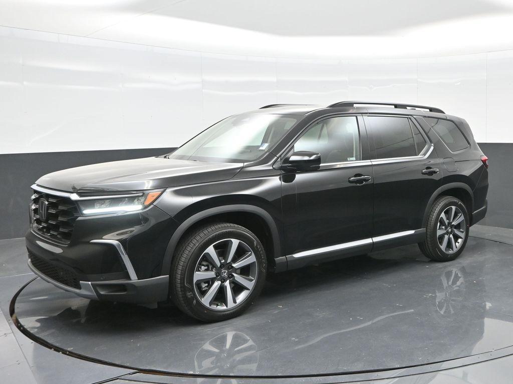 new 2025 Honda Pilot car, priced at $51,250