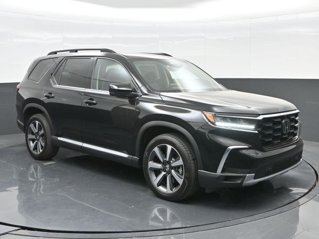 new 2025 Honda Pilot car, priced at $51,250