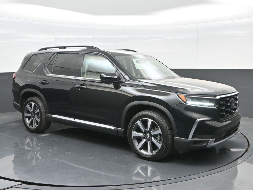 new 2025 Honda Pilot car, priced at $51,250
