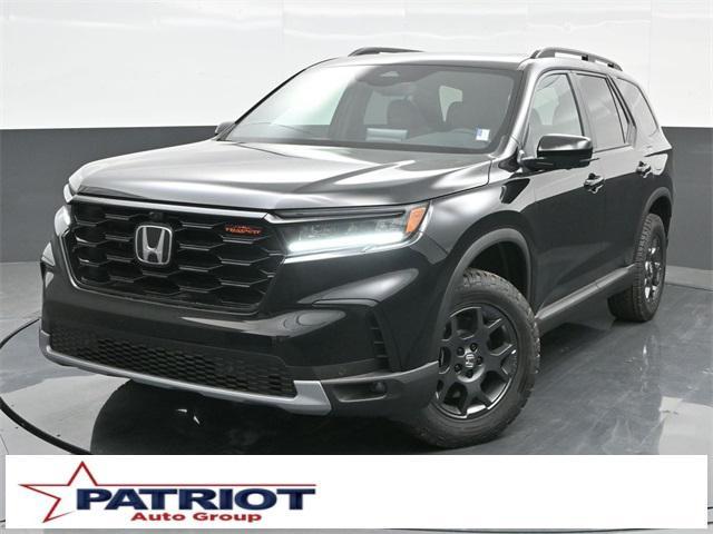 new 2025 Honda Pilot car, priced at $47,732