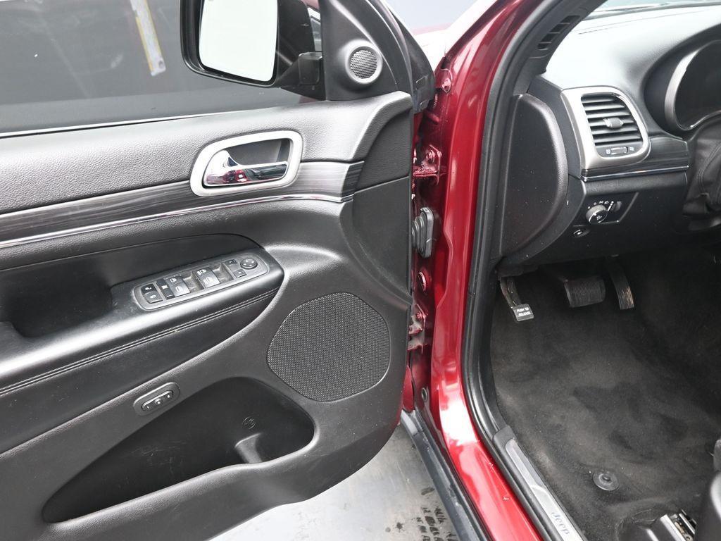 used 2022 Jeep Grand Cherokee car, priced at $20,550