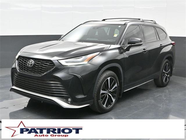 used 2021 Toyota Highlander car, priced at $30,000