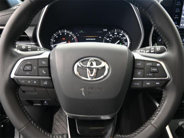 used 2021 Toyota Highlander car, priced at $30,000