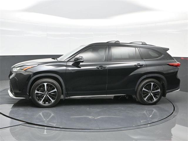 used 2021 Toyota Highlander car, priced at $30,000